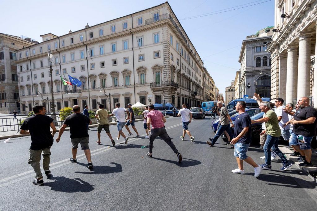 protesta tassisti roma