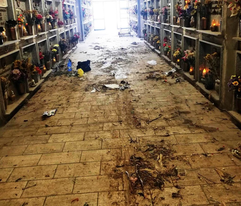 sporcizia cimitero condera 2