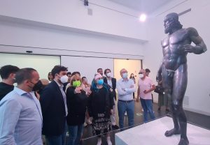 Loredana bertè visita Bronzi