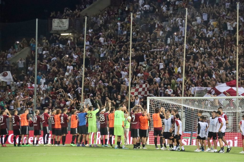 Reggina-Sudtirol festeggiamenti saluto tifosi curva sud granillo