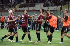 Reggina-Sudtirol esultanza gol Lombardi (6)