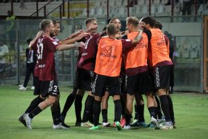 Reggina-Sudtirol esultanza gol Pierozzi (6)