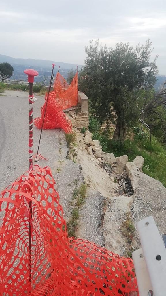Spazzatura, buche, scarsa manutenzione Comitato Pro Vinco e Pavigliana