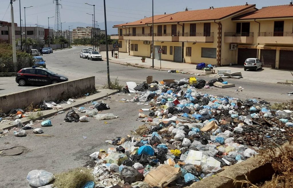 arghillà rifiuti in strada