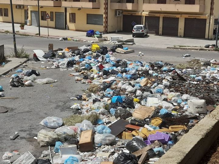 arghillà rifiuti in strada