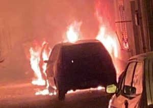 auto incendiate reggio calabria