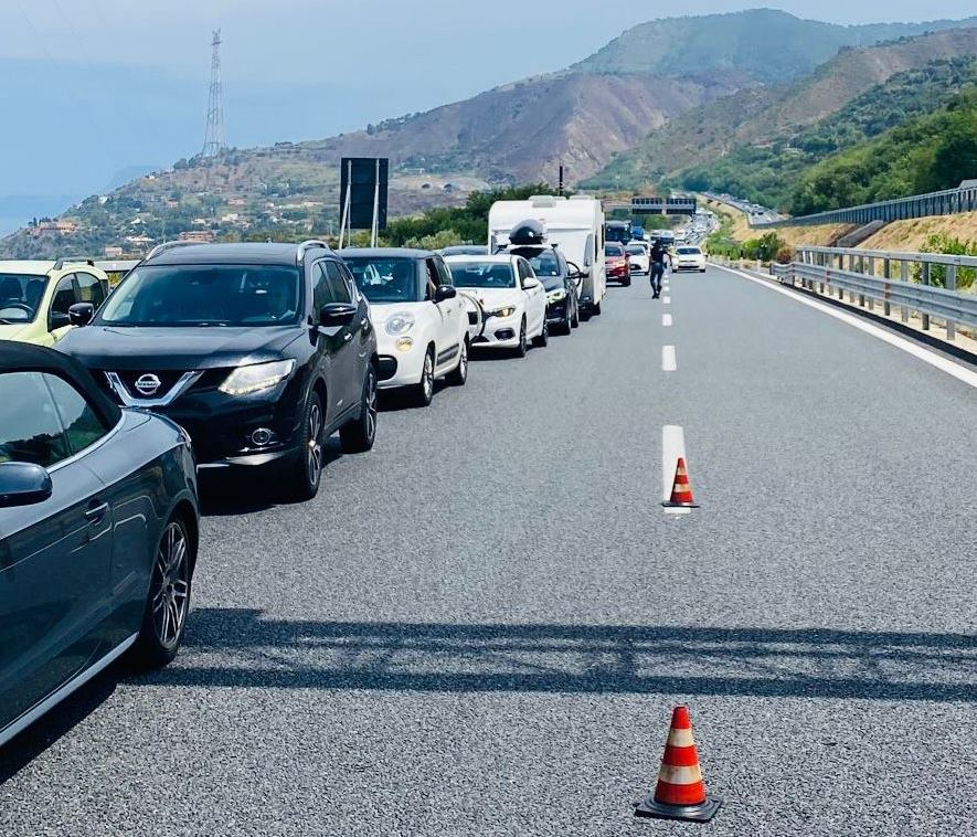 caos traghetti villa san giovanni autostrada salerno reggio calabria