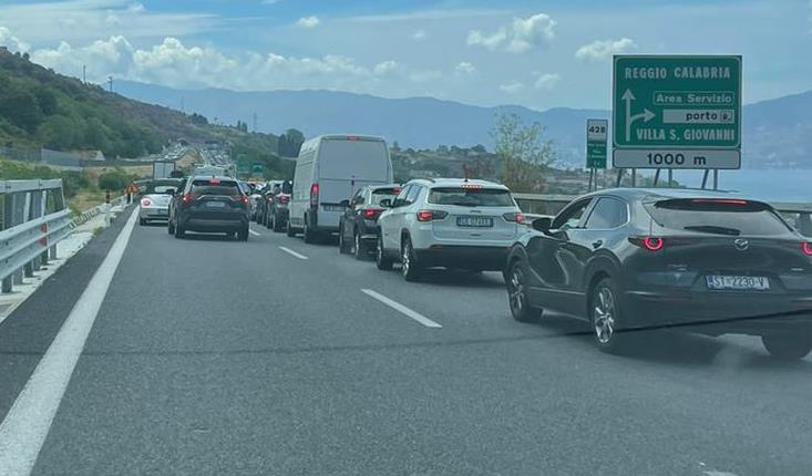 caos traghetti villa san giovanni autostrada salerno reggio calabria