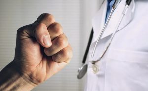 medico aggredito