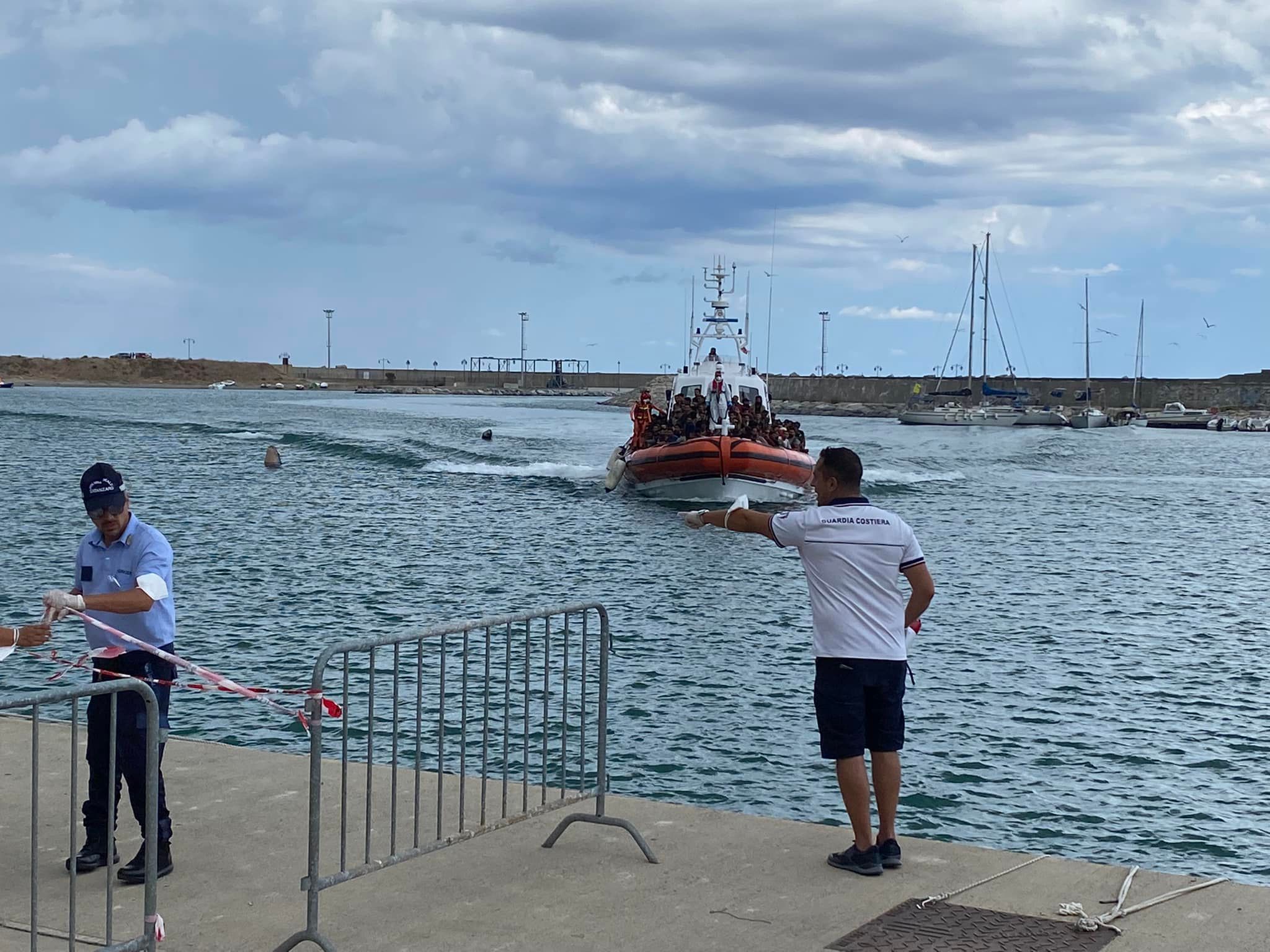 migranti catanzaro lido
