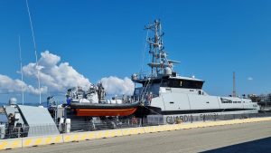 pattugliatore p04 osum guardia di finanza porto reggio calabria