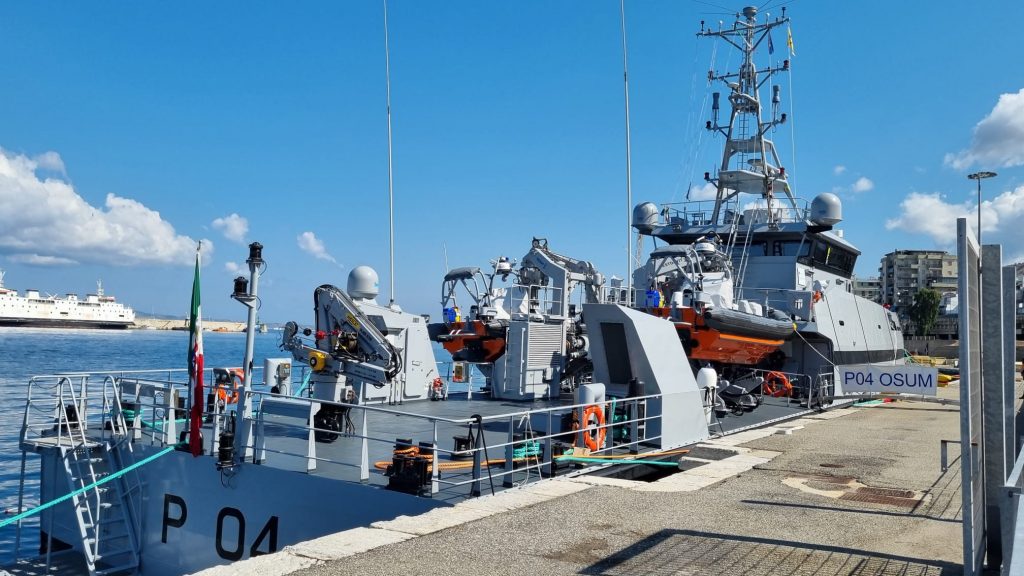 pattugliatore p04 osum guardia di finanza porto reggio calabria