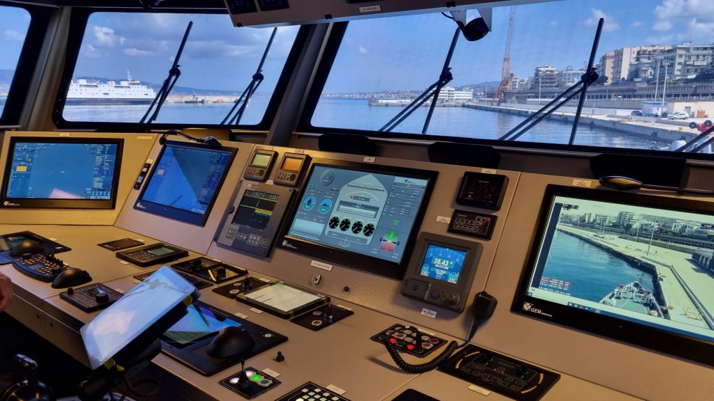 pattugliatore p04 osum guardia di finanza porto reggio calabria