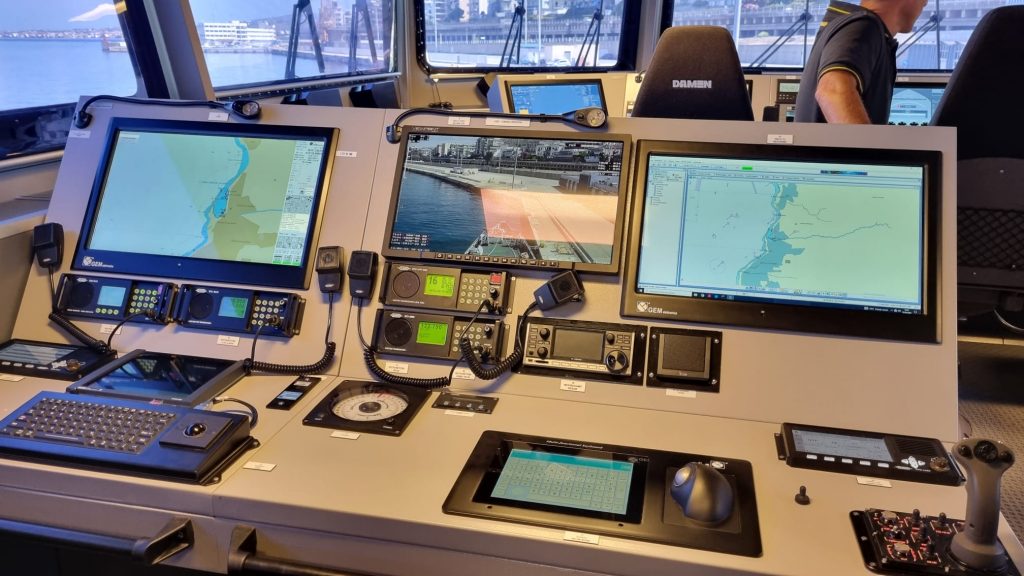 pattugliatore p04 osum guardia di finanza porto reggio calabria