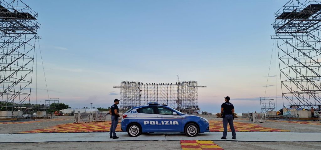 polizia jova beach party