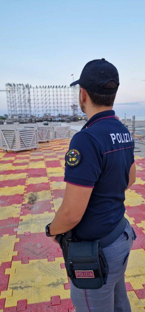 polizia jova beach party