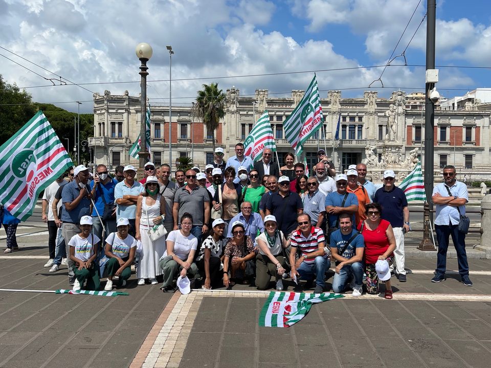 sit-in cisl messina