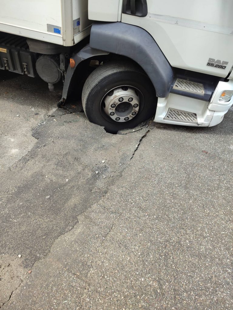 strada sprofonda viale aldo moro