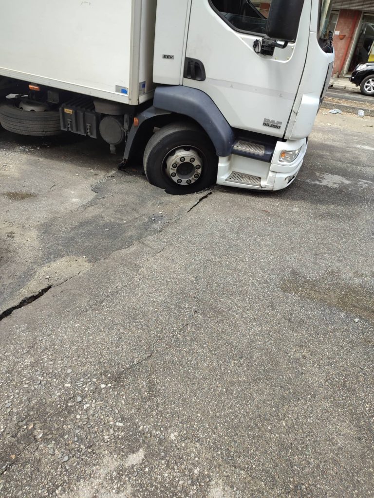 strada sprofonda viale aldo moro