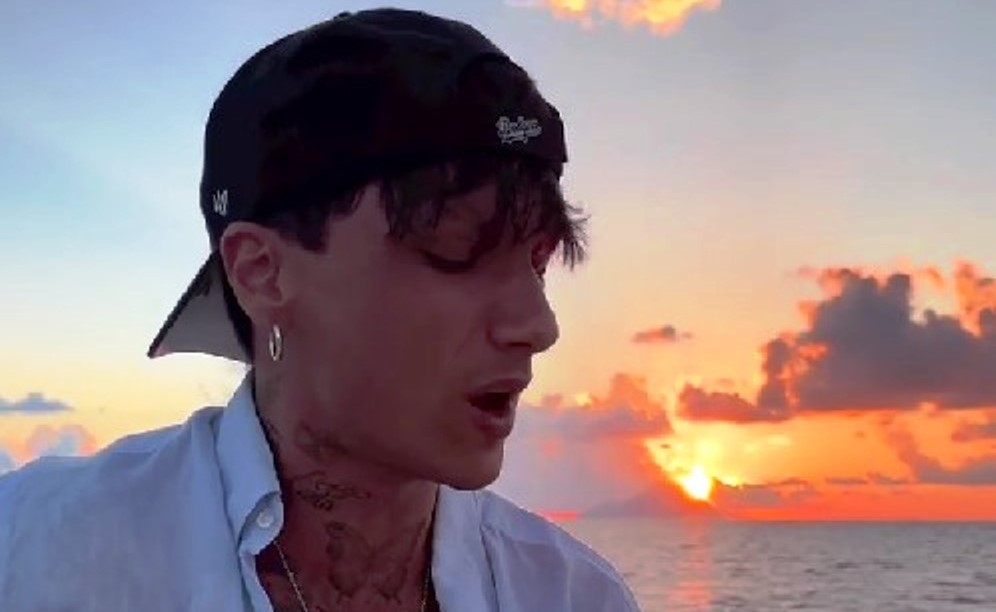 ultimo tramonto alicudi isole eolie