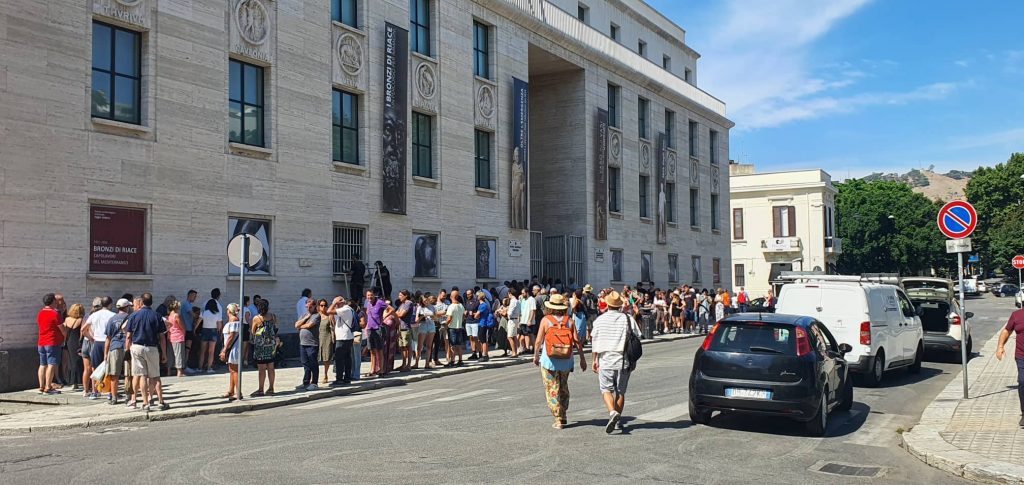 visitatori museo bronzi di riace