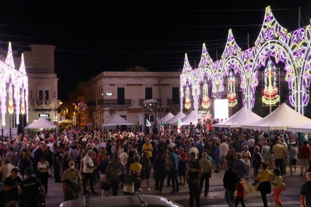 comizio piazza duomo pd