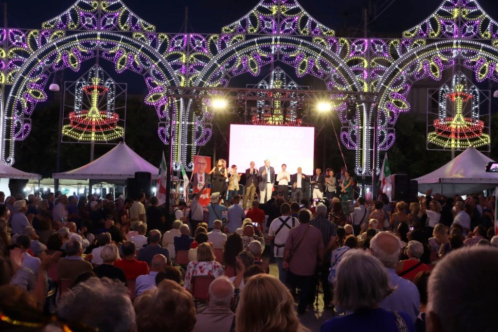 Comizio pd piazza duomo