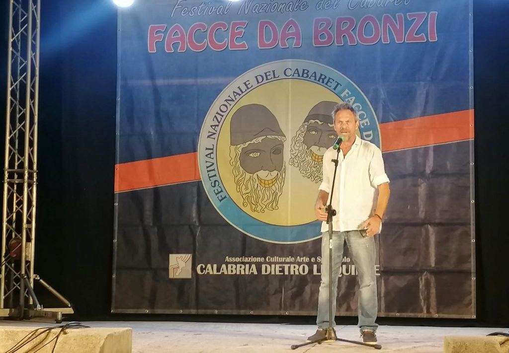 Festival facce bronzi