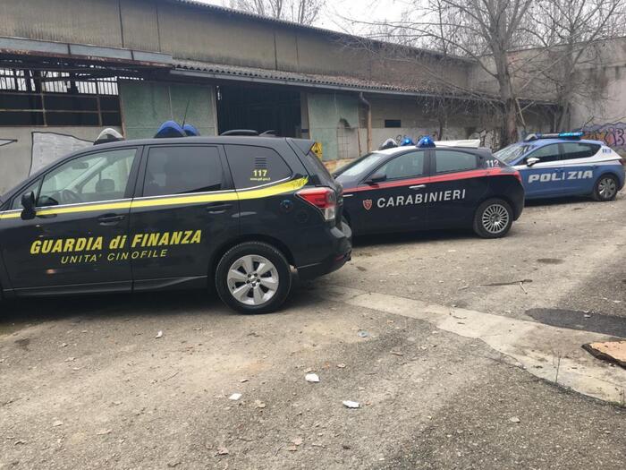 Guardia di finanza carabinieri polizia