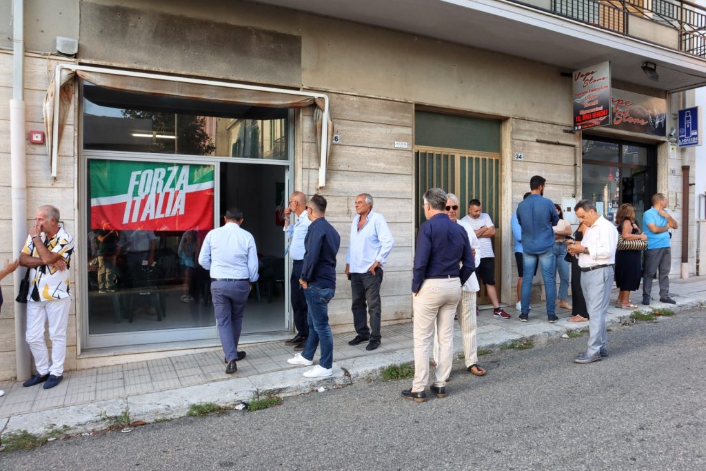 Inaugurazione sede forza italia villa san giovann