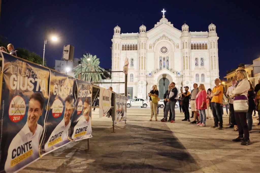 Iniziativa M5S Piazza Duomo Reggio Calabria (2)