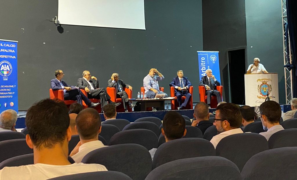 Presentazione libro AIA Locri (4)