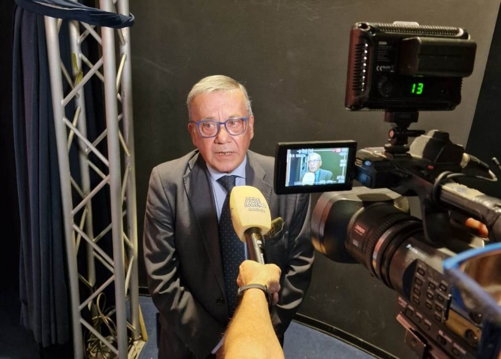Presentazione libro AIA Locri (4)