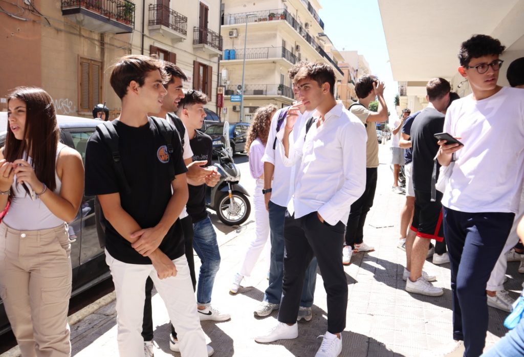Primo giorno di scuola Liceo da Vinci Reggio Calabria (2)