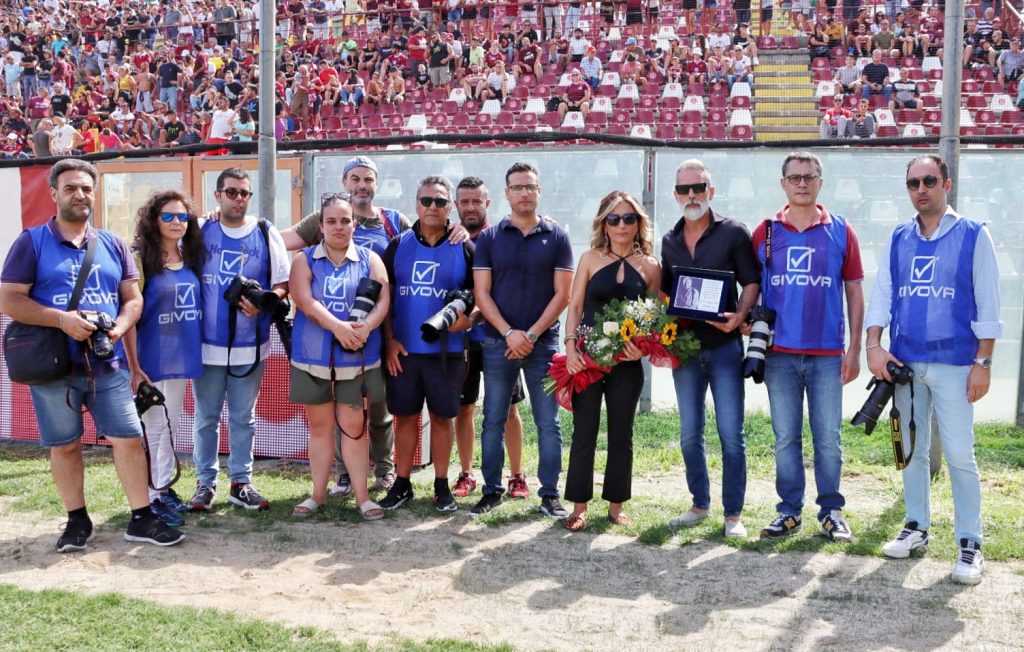 Reggina-Cittadella targa omaggio fotografo Fiorenza