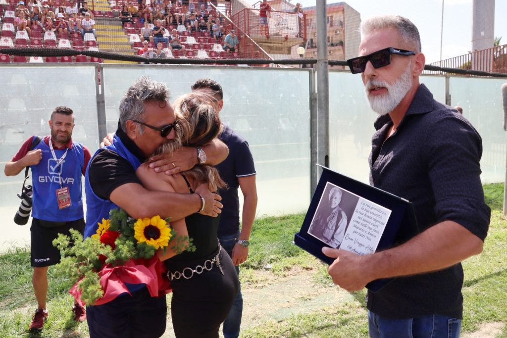 Reggina-Cittadella targa omaggio fotografo Fiorenza