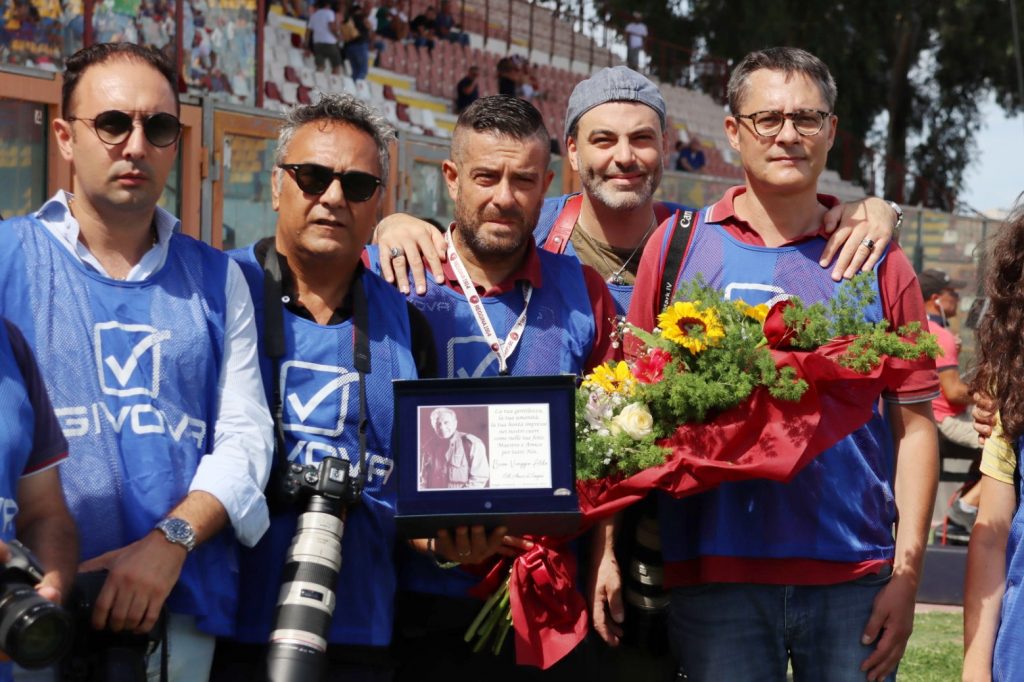 Reggina-Cittadella targa omaggio fotografo Fiorenza