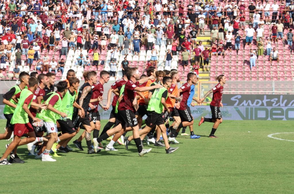 Reggina-Palermo festa coro finale