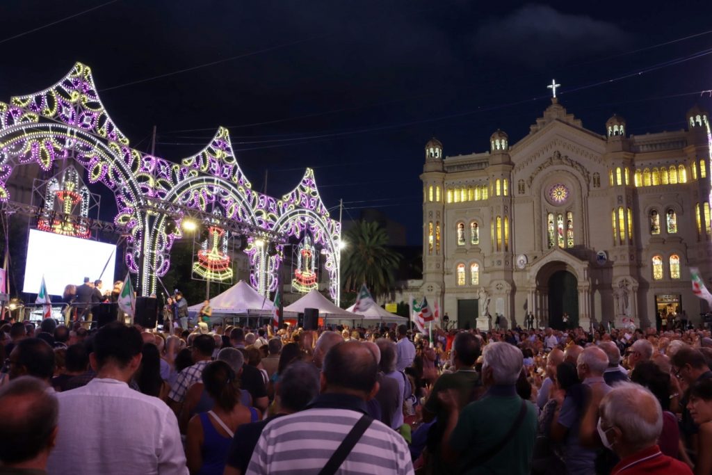 comizio piazza duomo pd