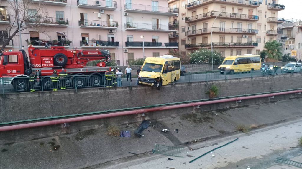 incidente scuolabus bretelle