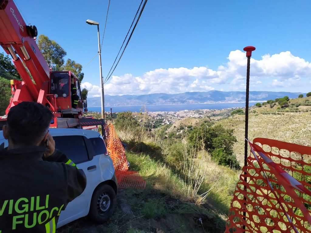 recupero auto mosorrofa scarpata