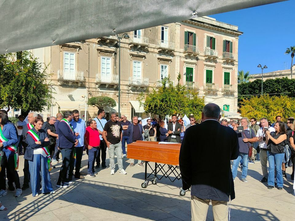 Bara di protesta Siracusa caro bollette