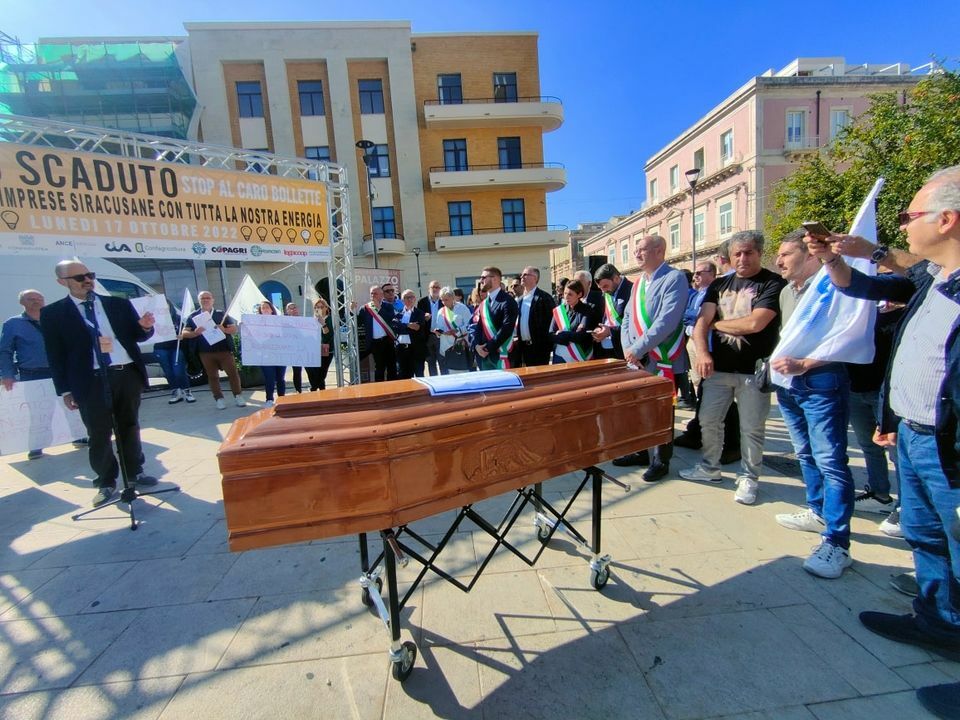 Bara di protesta Siracusa caro bollette