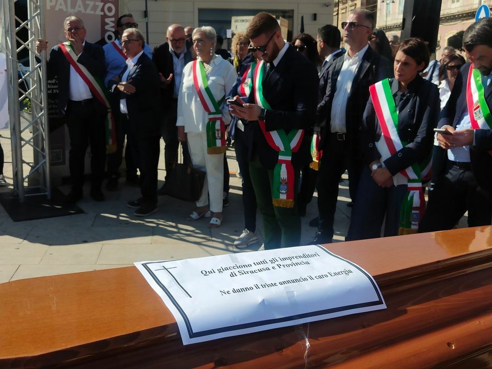 Bara di protesta Siracusa caro bollette