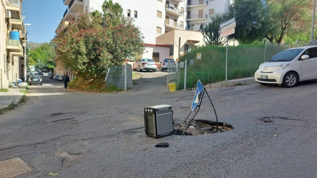 Buca segnalata con fornetto Reggio Calabria