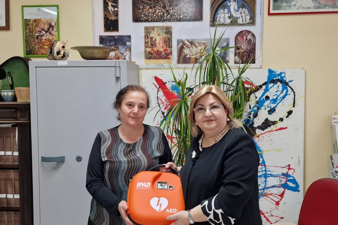 Locri Il Comitato Fortugno Dona Un Defibrillatore Al Liceo Mazzini locri-il-comitato-fortugno-dona-un-defibrillatore-al-liceo-mazzini