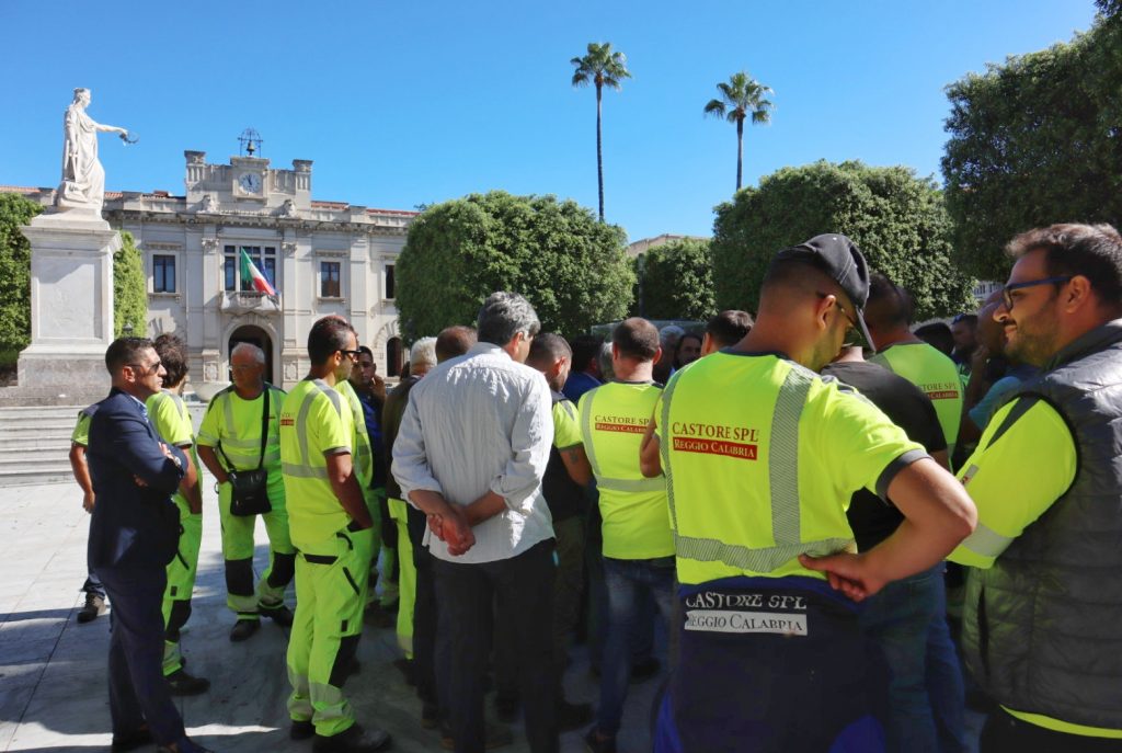 Protesta dipendenti Castore Reggio Calabria