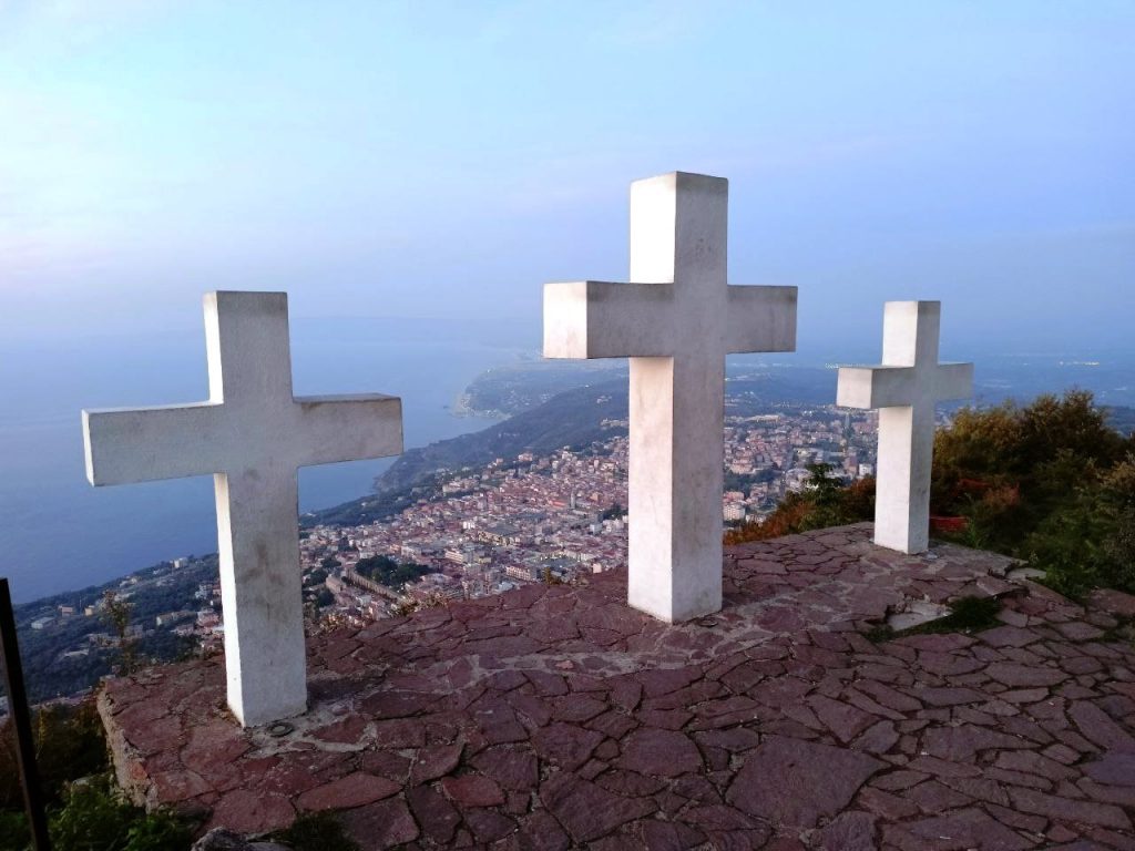 Tre croci Palmi dall'alto