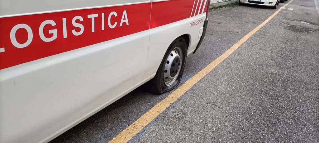 atto vandalico croce rossa messina