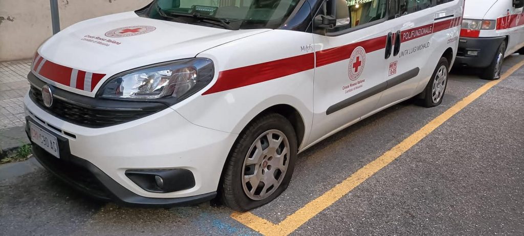 atto vandalico croce rossa messina